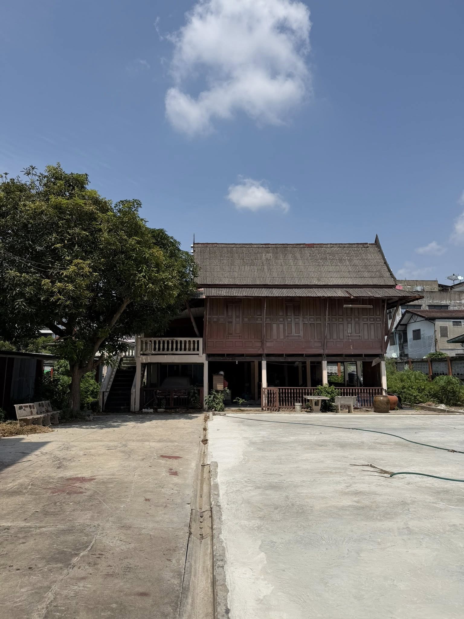 บ้านทรงไทย พระราม 3 อายุกว่า 100 ปี 