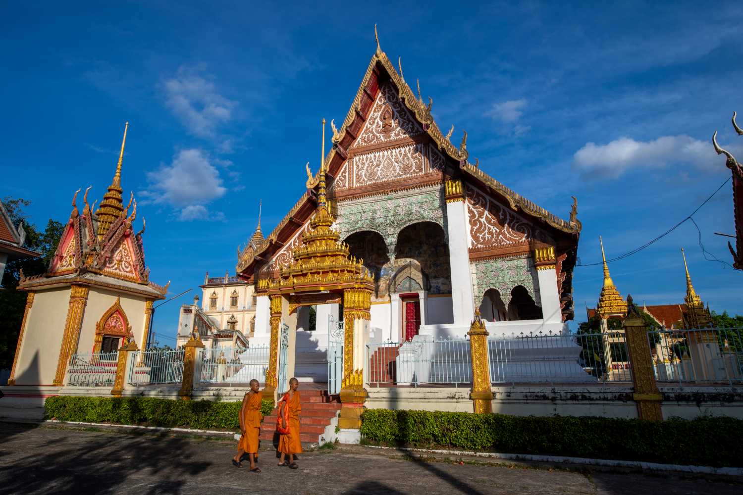 วัดกลางมิ่งเมือง  ร้อยเอ็ด