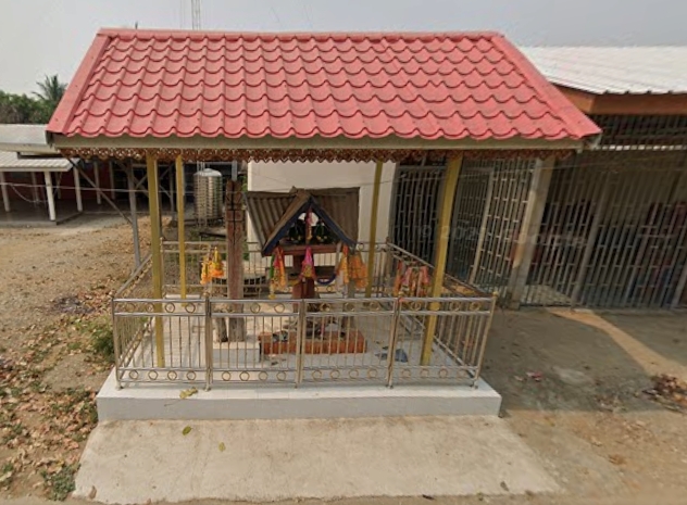 ศาลปู่หลัก บ้านหนองกอง  กำแพงเพชร