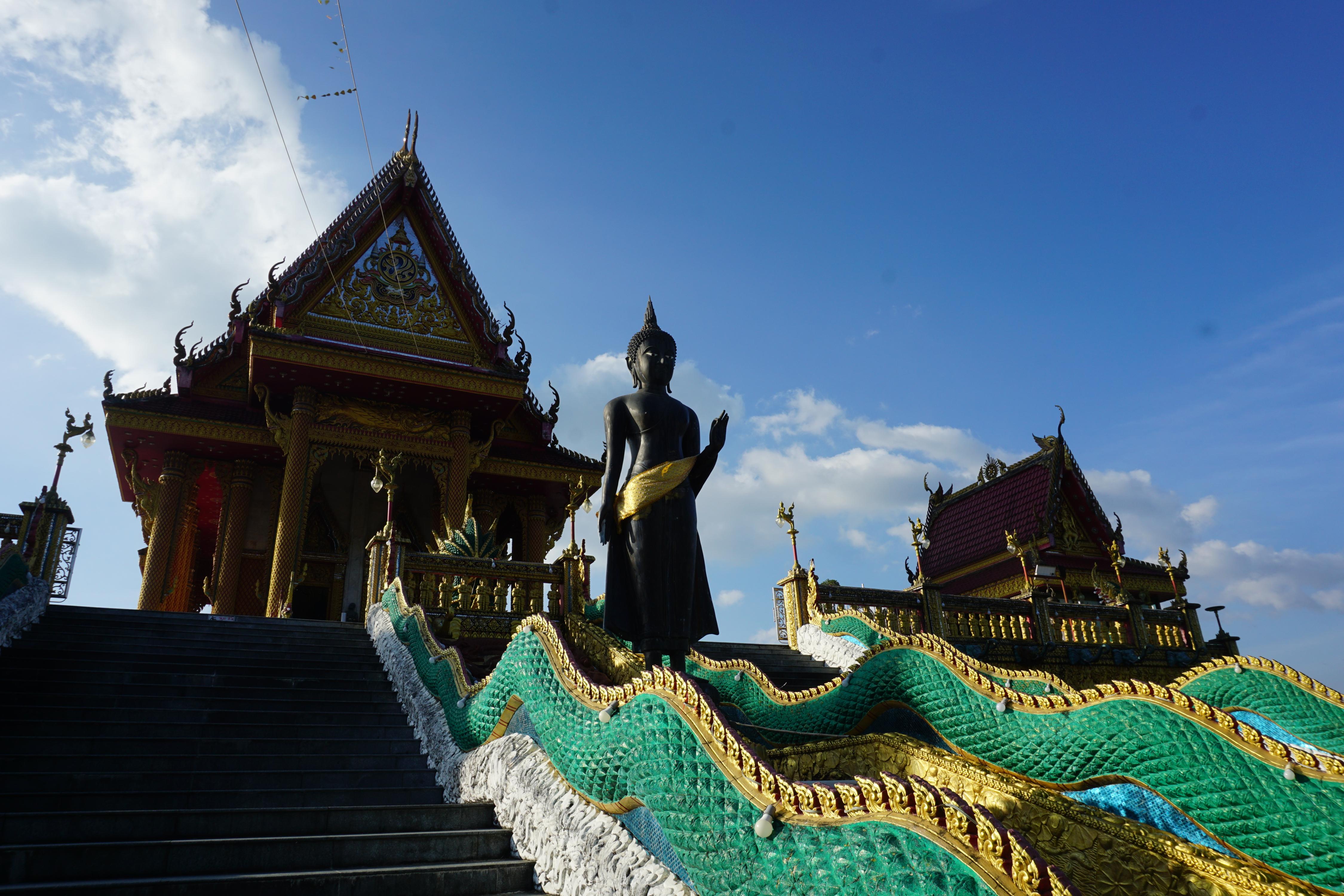 วัดบ้านหงาว ระนอง